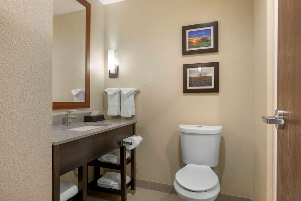 comfort inn and suites euless dfw west