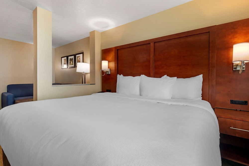 comfort inn and suites euless dfw west