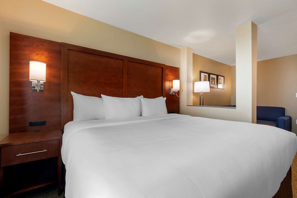 comfort inn and suites euless dfw west