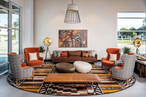 hotel melby downtown melbourne tapestry collection by hilton