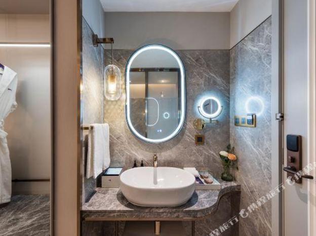mercure shanghai waigaoq free trade zone