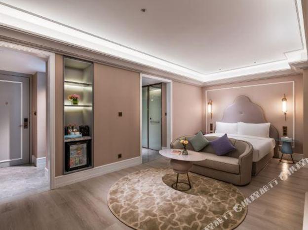 mercure shanghai waigaoq free trade zone