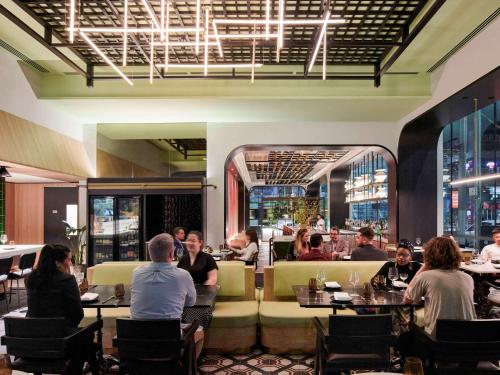 movenpick hotel melbourne on spencer