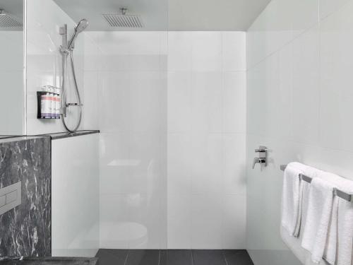 movenpick hotel melbourne on spencer