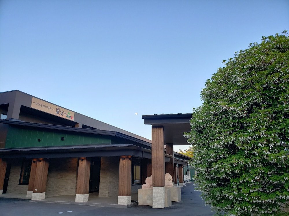 sekaiisannokakureyado kajitsunomori