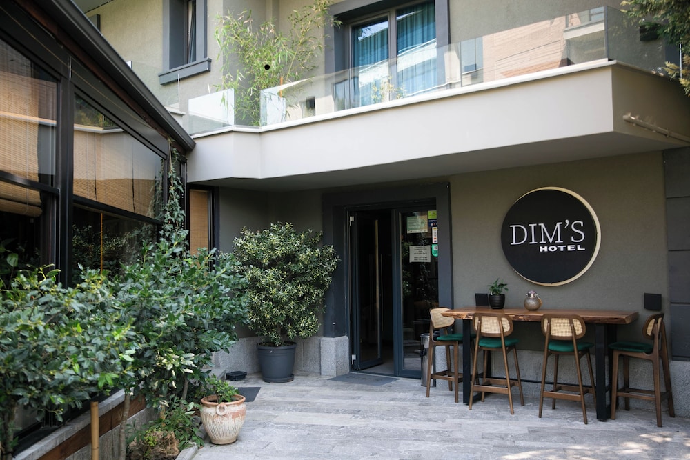 dims hotel and restaurant