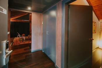 dims hotel and restaurant