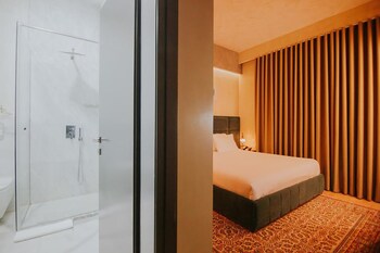 dims hotel and restaurant