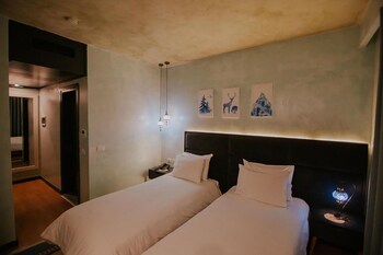 dims hotel and restaurant