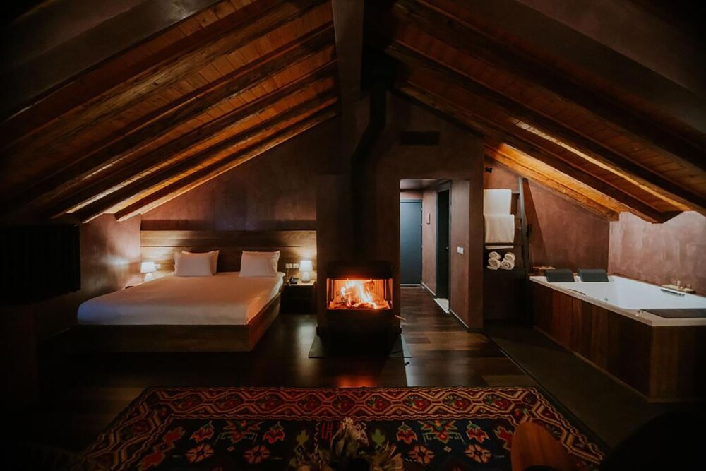 dims hotel and restaurant