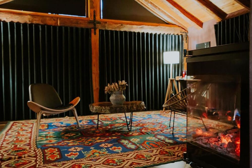 dims hotel and restaurant