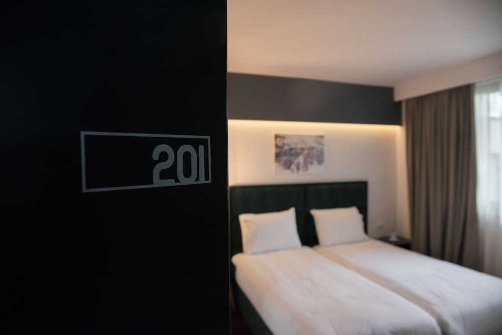 dims hotel and restaurant