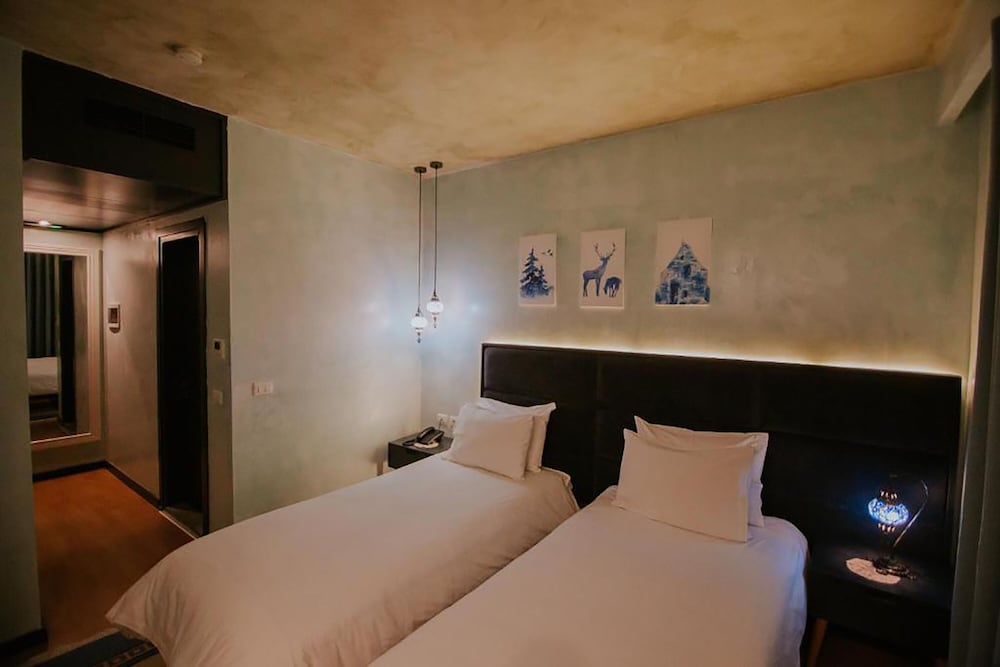 dims hotel and restaurant