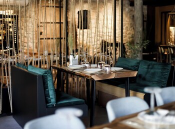 dims hotel and restaurant