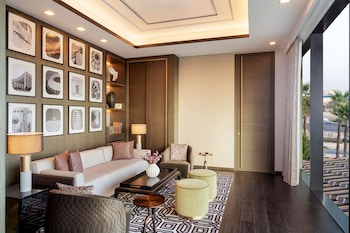 waldorf astoria kuwait