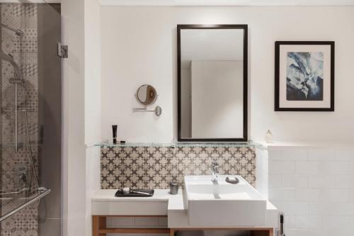 aparthotel adagio dubai deira