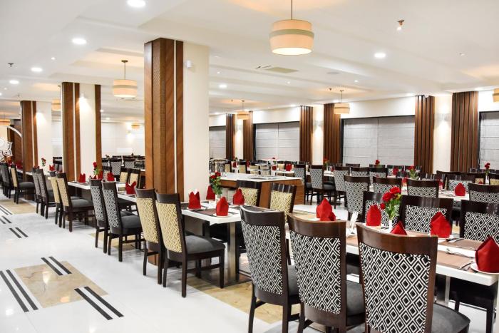 hotel platinum shravasti