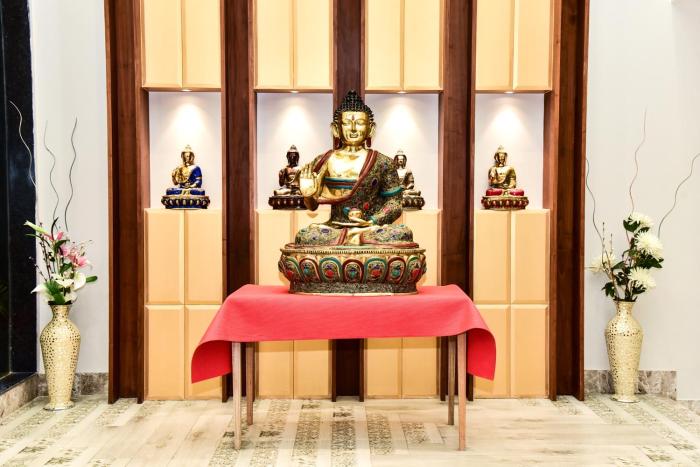 hotel platinum shravasti