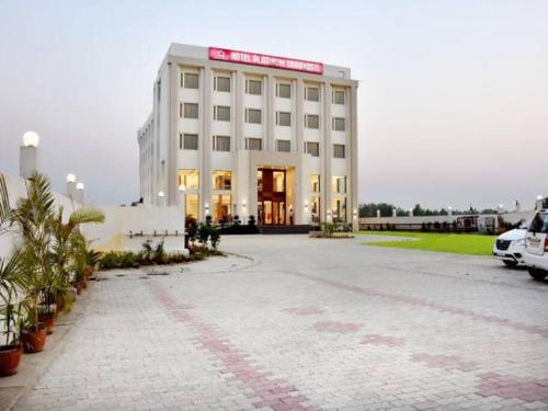 Hotel Platinum Shravasti,Gata No 155 & 156 Gram Khargupur, Pargana & Tahsil, Ekauna Shravasti,2 star