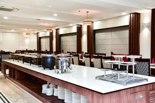 hotel platinum shravasti