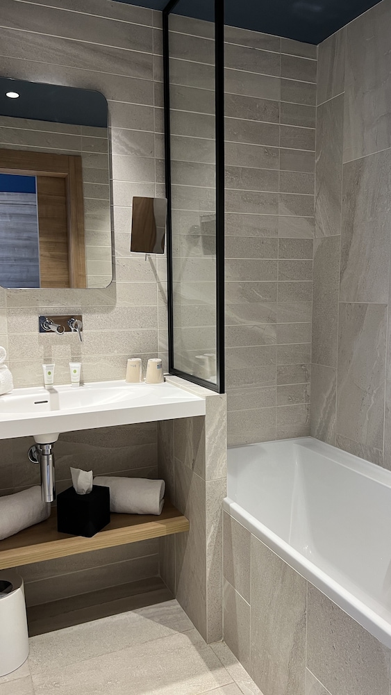 kyriad lyon ouest limonest