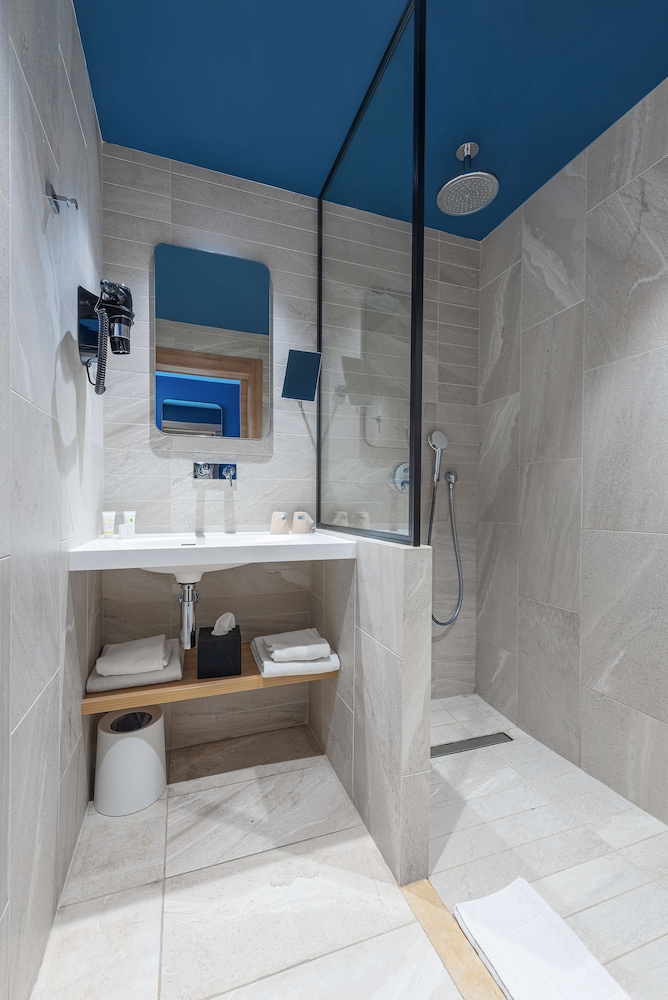 kyriad lyon ouest limonest