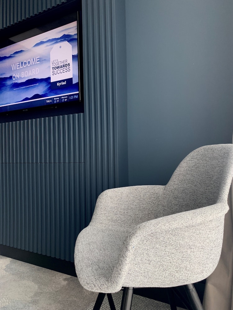 kyriad lyon ouest limonest