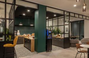 kyriad lyon ouest limonest