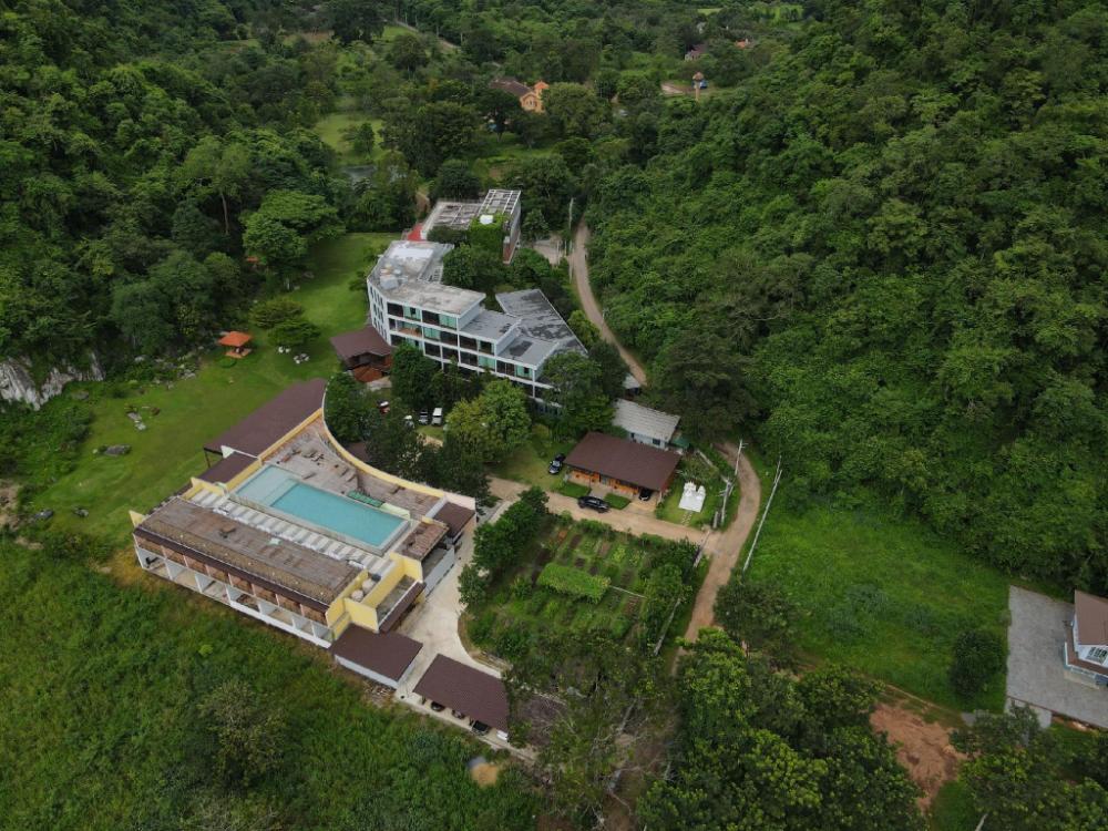 hansar khao yai