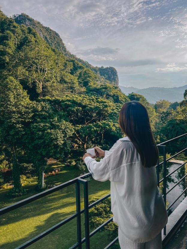hansar khao yai