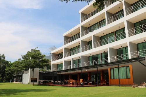 hansar khao yai