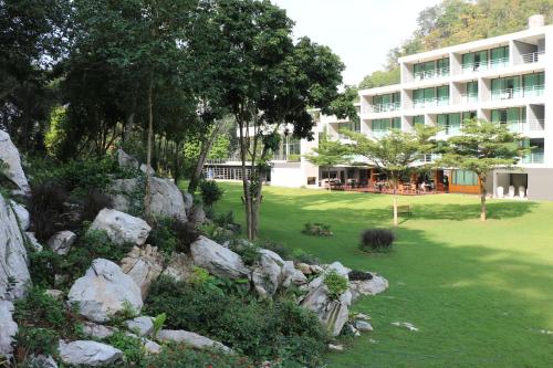 hansar khao yai