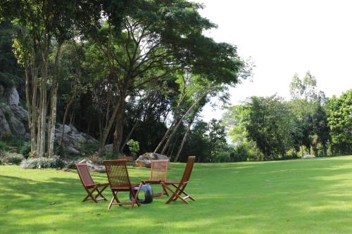 hansar khao yai