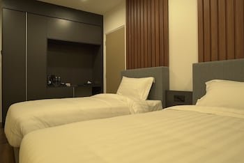 regatta suites