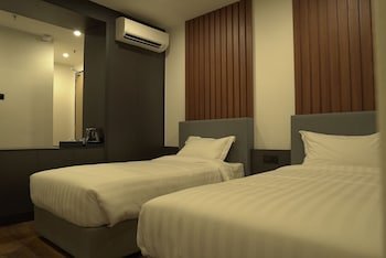 regatta suites