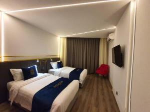 regatta suites