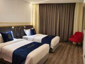 regatta suites