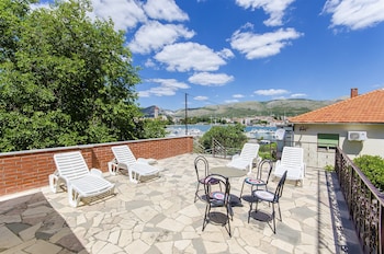 apartments and rooms iva
