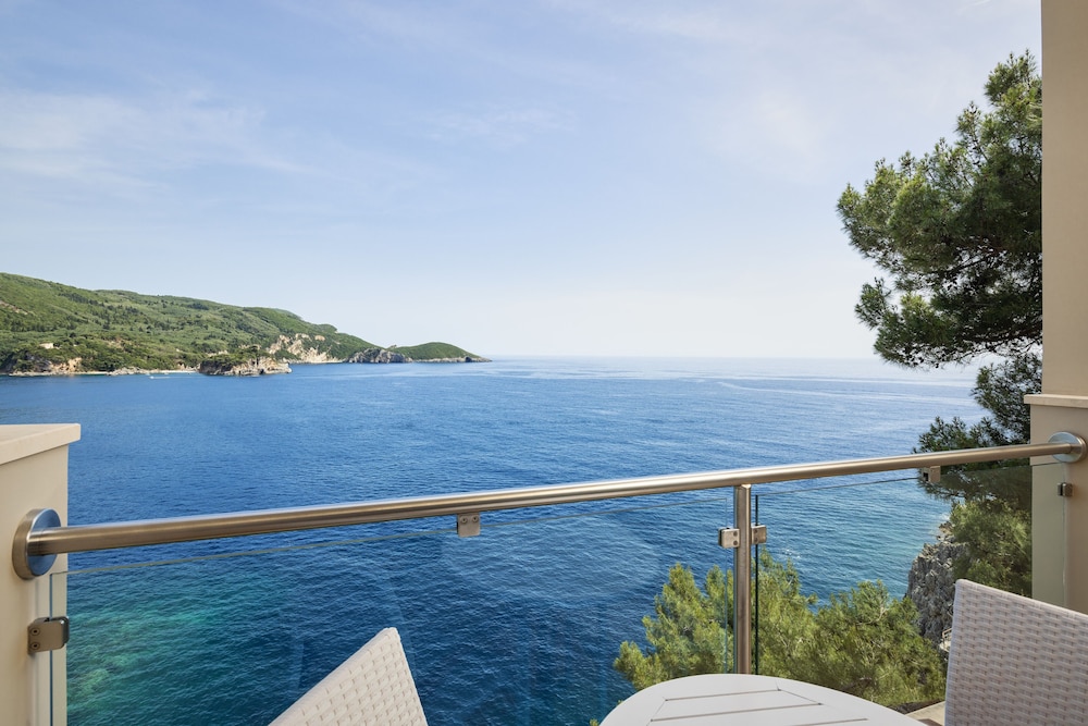 akrotiri beach resort hotel adult friendly