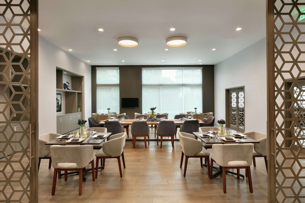 embassy suites by hilton atlanta midtown