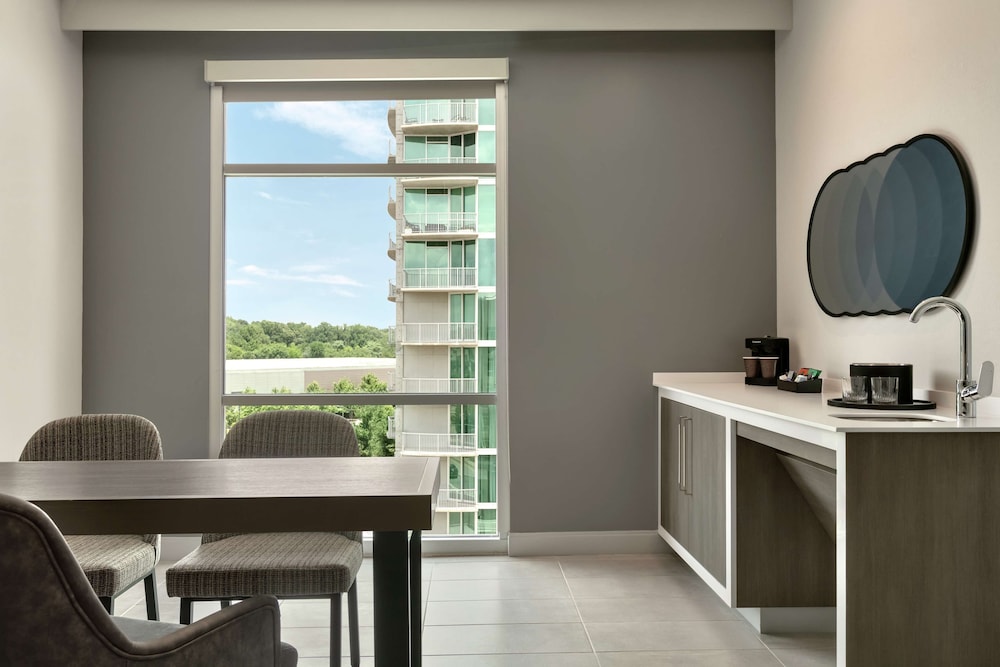 embassy suites by hilton atlanta midtown