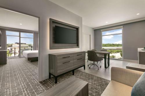 embassy suites by hilton atlanta midtown