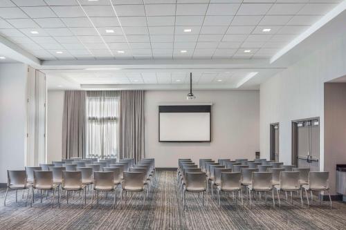 embassy suites by hilton atlanta midtown