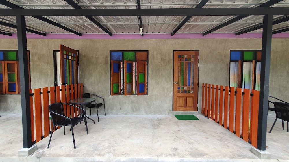moonshine resort chumphon