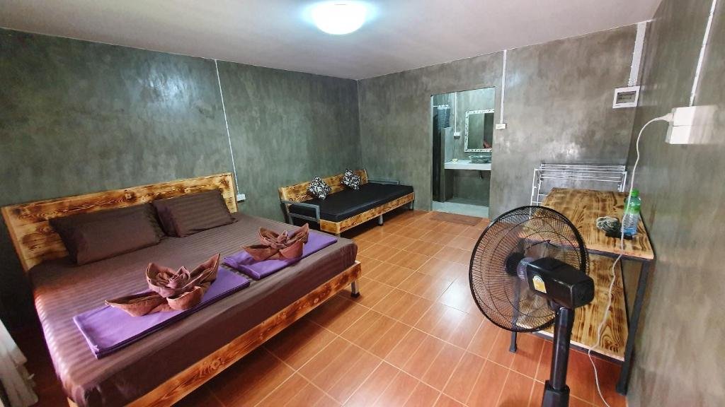 moonshine resort chumphon