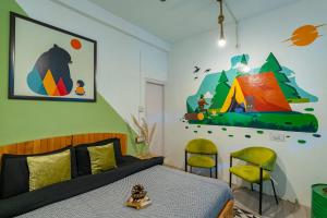 jungle hostel by whoopers