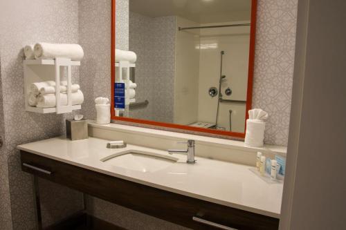 hampton inn and suites olean