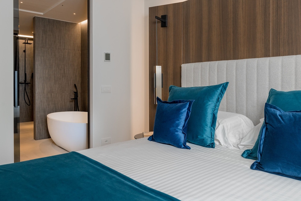 we me suite hotel