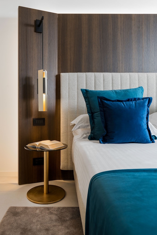 we me suite hotel