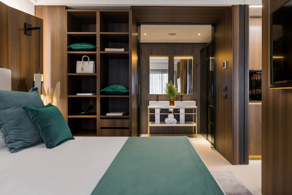 we me suite hotel